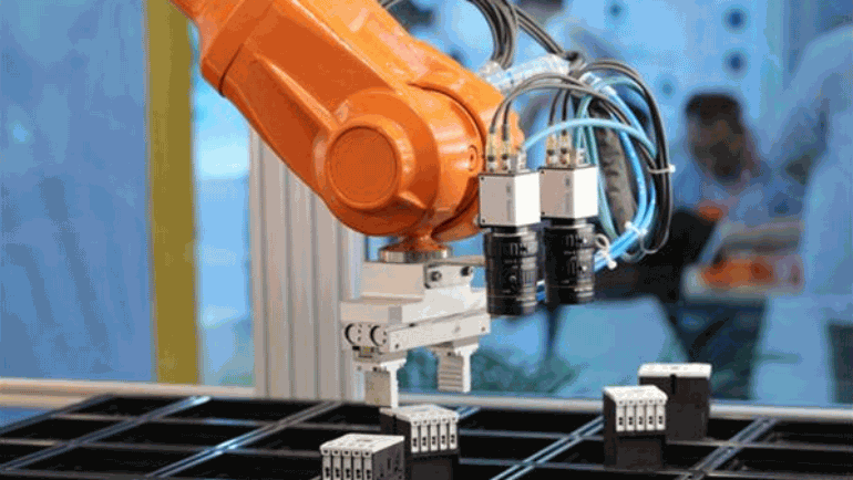 What is the future trend of the international servo system?